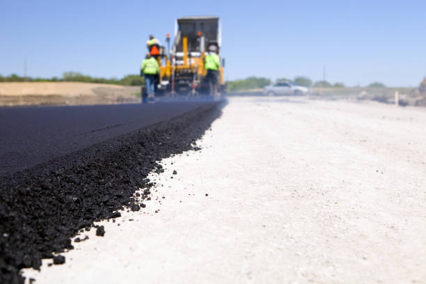 Best Driveway Paving Contractor  in Lake Nacimiento, CA